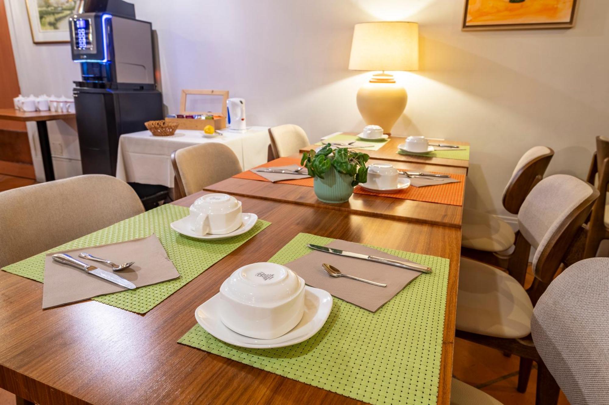 Le Relais Fleuri, Hotel Et Restaurant Logis - Avallon Sauvigny-le-Bois Εξωτερικό φωτογραφία