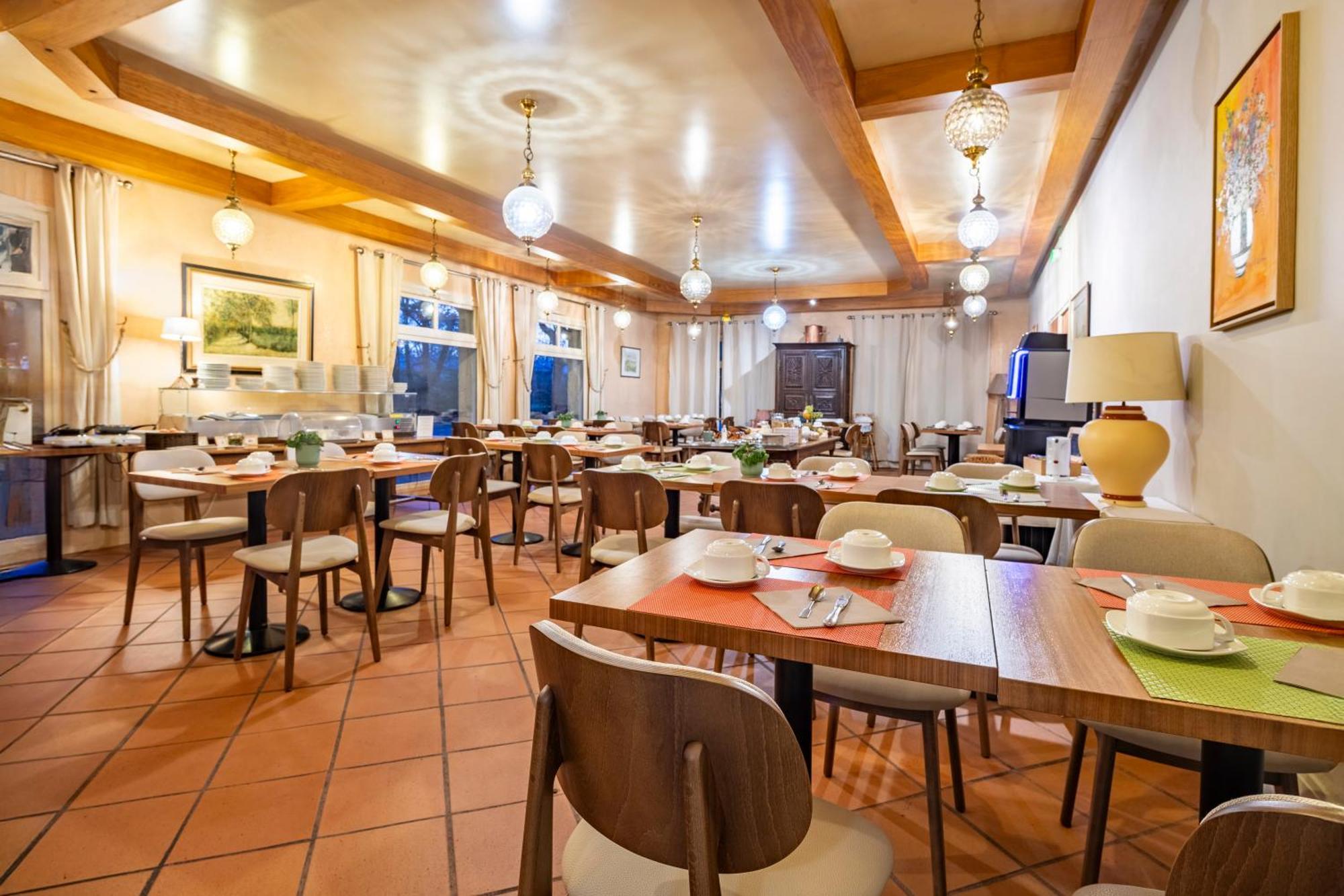 Le Relais Fleuri, Hotel Et Restaurant Logis - Avallon Sauvigny-le-Bois Εξωτερικό φωτογραφία
