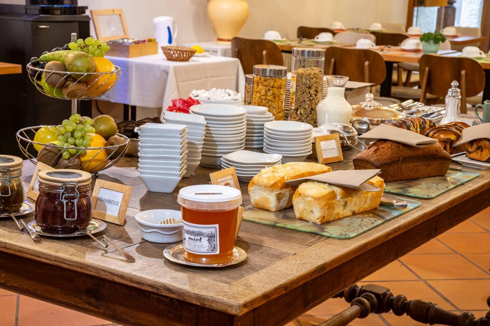Le Relais Fleuri, Hotel Et Restaurant Logis - Avallon Sauvigny-le-Bois Εξωτερικό φωτογραφία