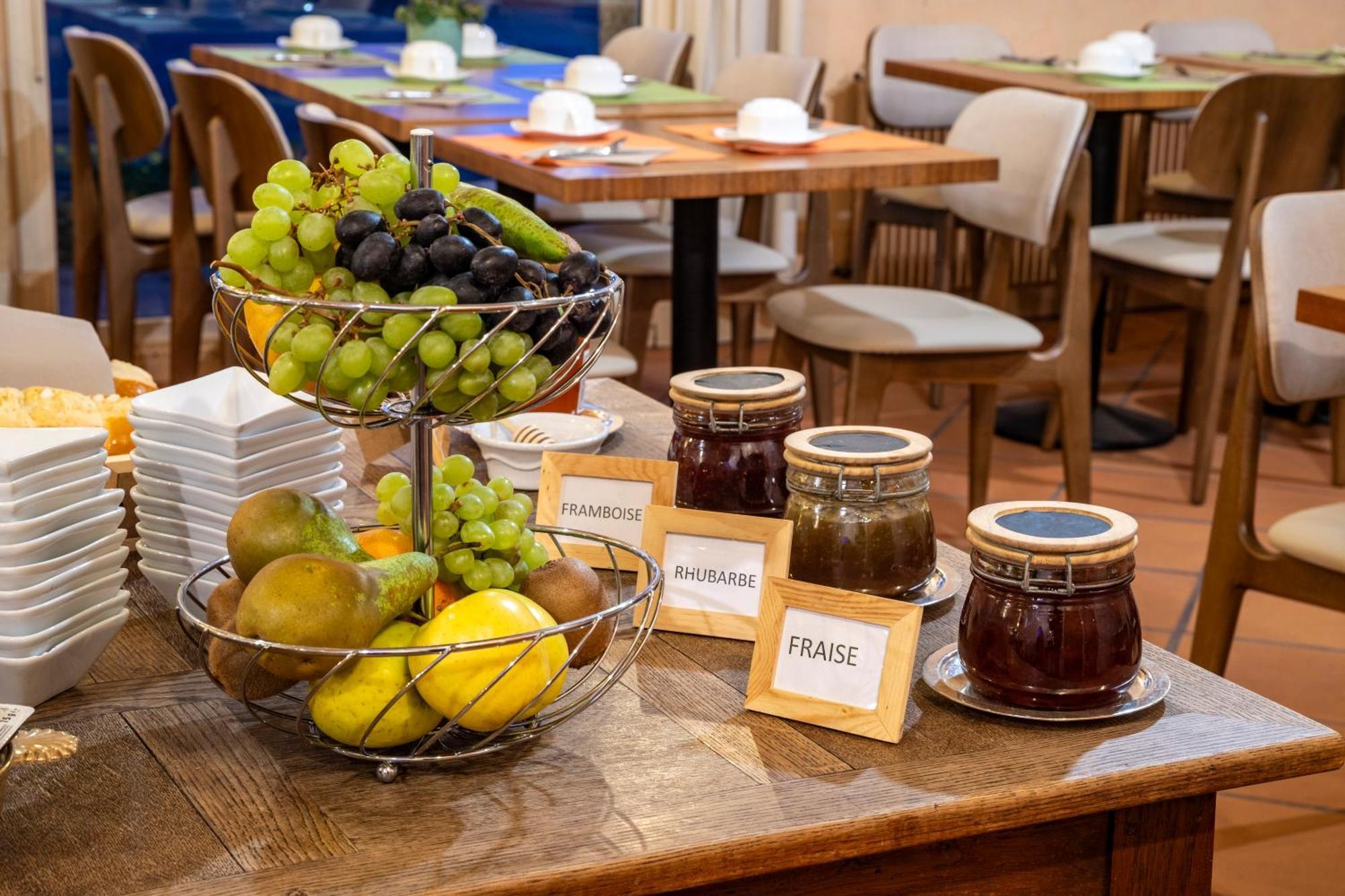 Le Relais Fleuri, Hotel Et Restaurant Logis - Avallon Sauvigny-le-Bois Εξωτερικό φωτογραφία