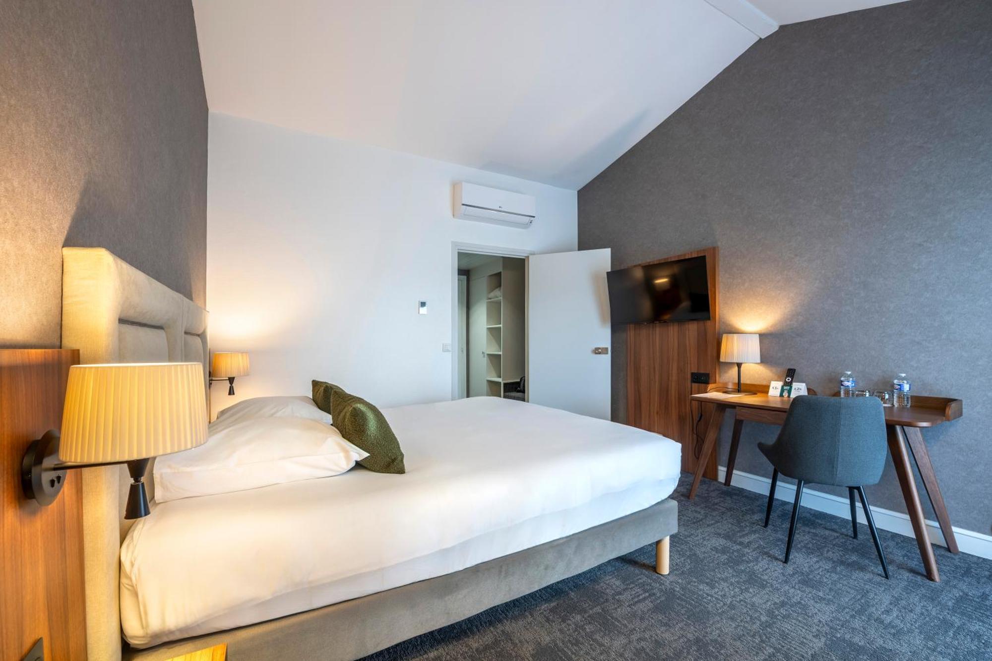 Le Relais Fleuri, Hotel Et Restaurant Logis - Avallon Sauvigny-le-Bois Εξωτερικό φωτογραφία