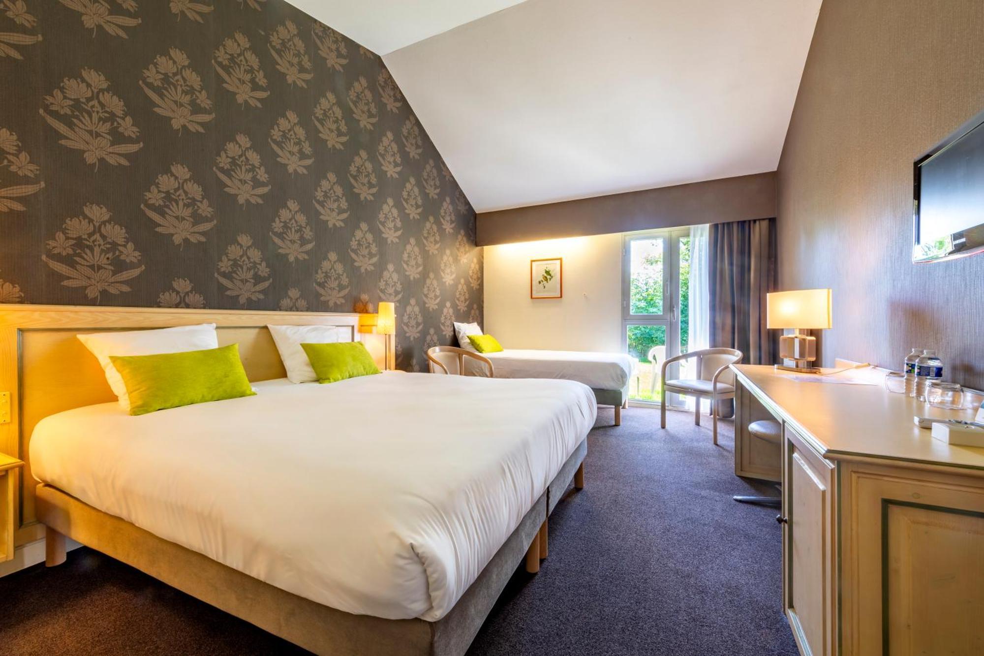 Le Relais Fleuri, Hotel Et Restaurant Logis - Avallon Sauvigny-le-Bois Εξωτερικό φωτογραφία