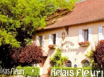 Le Relais Fleuri, Hotel Et Restaurant Logis - Avallon Sauvigny-le-Bois Εξωτερικό φωτογραφία